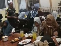 LSM GMBI DISTRIK GRESIK GELAR MAKAN BERSAMA DAN SANTUNAN DI RUMAH MAKAN