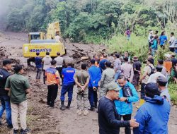 *Kapolres Nagekeo Polda NTT Terjun Langsung Tangani Longsor Boawae–Mauponggo*