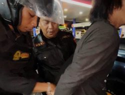 *Polisi Berhasil Amankan Pelaku Penusukan Sopir Truk di SPBU Bunder Gresik