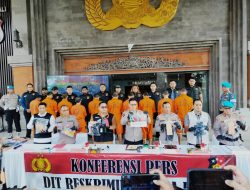 *Polisi Tetapkan 14 Tersangka Kerusuhan Unjuk Rasa 30 Agustus di Bali*