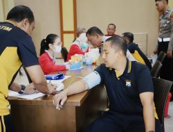 *HUT Lalu Lintas Bhayangkara ke-70 tahun 2025, Polres Kediri Gelar Donor Darah Bersama Ojol dan masyarakat*