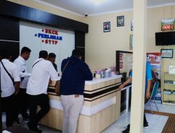 Polres Pacitan Perpanjang Jam Pelayanan SKCK Petugas Lembur Hingga Pukul 01.00 Dini Hari