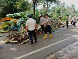 *Polisi Bersama BPBD Tangani 2.228 Jiwa Terdampak Banjir di Malang Selatan*