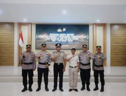 *Dua Personel Polri dan Satu ASN Terima Kenaikan Pangkat di Polres Kediri*