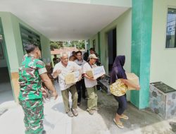 *Bakti Sosial Prima HUT TNI ke 80, Koramil 0809/02 Pesantren Bagikan 80 Paket Sembako Untuk Masyarakat*