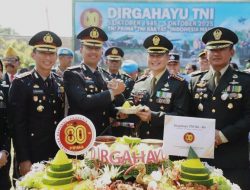 *Kapolres Kediri Kota dan Kapolres Kediri Beri Kejutan HUT TNI ke-80 Di Makodim 0809/Kediri