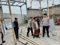 *Polri Peduli : Polres Kediri Salurkan Bantuan untuk Pembangunan Masjid Di Desa Kampung Baru Kec Kepung