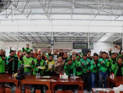 *Kapolres Bojonegoro Beri Bantuan Komunitas Ojol Ajak Jaga Kamtibmas