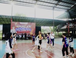 *Serunya Laga Basketball Kapolres Kediri Cup 2025, Pelajar SMP-SMA Adu Skill di Lapangan*