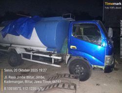 Blitar Terbakar Malam: Gudang Jimbe Diduga Jadi Sarang Mafia Solar — Rakyat Diperas, Negara Diam, Hukum Menunduk