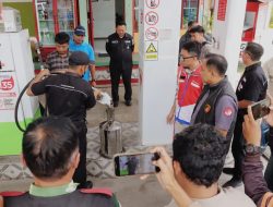 POLRES BLITAR SIDAK SPBU DI WILAYAH HUKUMNYA MENINDAK LANJUTI KELUHAN MASYARAKAT, BBM BERCAMPUR AIR