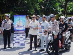 *Satlantas Polres Kediri Sosialisasikan Pentingnya Keselamatan Berlalu Lintas, Ajak Pengguna Jalan Tertib Berkendara