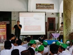 *Road Show : Polres Kediri Beri Edukasi Bahaya Narkoba kepada Para Santri