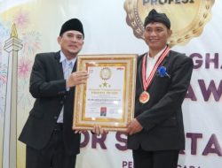 Puji Mulyanto, M.Ph, M.PM, CF.E, CI.FE, CI.M.Owner Theraphy Buta Warna Satria Darma Putra dan Pimpinan Theraphy Banyu Urip Bekasi  Puji Suwok Ahli ‘Terapi Khusus Tuna Warna”