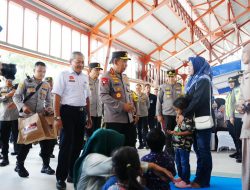 *Kapolri Tinjau Kesiapan Pelayanan dan Pengamanan Nataru di Stasiun Tawang Semarang*