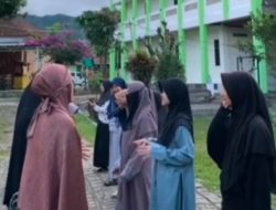 DR (HC) USTADZ RAHMATULLAH, Lc MA CETAK GENERASI MUDA PROFESIONAL MELALUI PONDOK PESANTREN RAHMATAN LIL ALAMIN