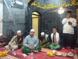 Lurah Bidaracina pak Suhartono Umaro sambutan kegiatan Subuh Gabungan tingkat kecamatan Jatinegara.(foto: Slamet Riyadi)  SUHARTONO LURAH BIDARACINA AJAK CIPTAKAN SITUASI DAN KONDISI YANG AMAN DAN NYAMAN.BAGI MASYARAKAT JATINEGARA