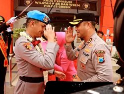 Ketua Lembaga Swadaya Masyarakat ( GMBI) Distrik Gresik. Moh. Hudin. S. Pd. Memberikan Ucapan Selamat Datang Kapolres Gresik yang baru AKBP. Ramadhan nasution