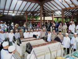 Tugas Baru, Kapolres Gresik Ziarah Wali dan Ulama