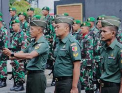*Kodim 0808/Blitar Gelar Upacara Bendera 17-an, Wujudkan Jiwa Patriotisme Dan Disiplin Prajurit*   @ Mjw / F Nur @ *BLITAR*// *NUSANTARA POS COM*-|| Kodim 0808/Blitar melaksanakan Upacara Bendera 17-an, Senin (19/1/2026), bertempat di Halaman Makodim 0808/Blitar, Jl. A. Yani Kelurahan/Kecamatan Kepanjenkidul Kota Blitar. Kegiatan tersebut diikuti sekitar 150 personel yang terdiri dari prajurit dan ASN Kodim 0808/Blitar.  Upacara bendera kali ini dipimpin oleh Inspektur Upacara Mayor Inf Imam Suyoso, S.Ag selaku Kasdim 0808/Blitar, dengan Komandan Upacara Kapten Czi Wikodo yang sehari-hari menjabat sebagai Danramil 0808/16 Talun.  Dalam amanat Panglima TNI yang dibacakan oleh Inspektur Upacara, disampaikan ucapan syukur atas limpahan rahmat Tuhan Yang Maha Esa serta ucapan selamat Tahun Baru 2026 kepada seluruh prajurit dan PNS TNI.   Panglima TNI menekankan pentingnya menjadikan momentum pergantian tahun sebagai awal yang baik untuk meningkatkan kualitas ibadah dan pengabdian kepada bangsa dan negara dengan penuh semangat, tulus dan ikhlas.  Lebih lanjut disampaikan bahwa berbagai tantangan, baik berupa bencana alam maupun dinamika geopolitik global, menuntut seluruh prajurit dan PNS TNI untuk bertindak PRIMA, yakni Profesional, Responsif, Integratif, Modern dan Adaptif.   Oleh karena itu, seluruh personel diharapkan senantiasa meningkatkan profesionalisme, kesiapan fisik, mental, serta moral, menjaga soliditas internal, memperkuat sinergi dengan masyarakat dan instansi terkait, serta peka terhadap perkembangan lingkungan strategis.  Upacara Bendera 17-an merupakan kegiatan rutin bulanan Kodim 0808/Blitar yang bertujuan untuk menumbuhkan jiwa patriotisme, menghormati Sang Saka Merah Putih, serta meningkatkan kedisiplinan prajurit dalam mengamalkan Sapta Marga, Delapan Wajib TNI dan Sumpah Prajurit (Dim0808).
