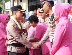Tradisi Pedang Pora dan Banjari Sambut Kapolres Baru Nganjuk