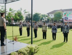 *Polres Jombang Berikan Penghargaan kepada Personel Polsek Ngoro dan Masyarakat Berprestasi