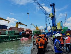 Gercep” Pelindo Regional 3 Lakukan Evakuasi Insiden Kapal Pacific 88 di Dermaga Jamrud Selatan