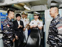 *Pemimpin Angkatan Laut Jepang Kunjungi Kapal Perang TNI AL