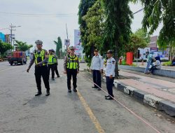 Cuti Bersama Imlek, Parkir Liar Menjamur di Depan Kediri Town Square, Polisi Bertindak