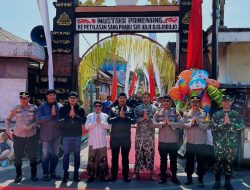 *Bersama Wisatawan Mancanegara, Kapolres Kediri & Ketua DPRD Kab. Kediri hadiri Tradisi 1 Suro di Petilasan Sri Aji Joyoboyo