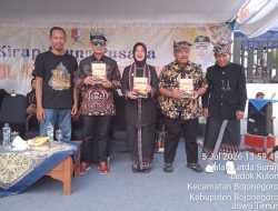 WAKIL BUPATI BOJONEGORO BUKA KIRAB PUSAKA HAUL AGUNG KI ANDONGSARI
