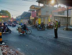 *Sapa Pagi Polisi Kediri Hadir di Titik Rawan untuk Kawal Aktivitas masyarakat*