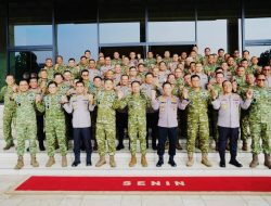 *Kapolri Perkuat Soliditas TNI-Polri Lewat Silaturahmi dengan Panglima TNI di Mabes TNI