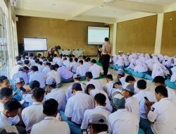 *Wujudkan Generasi Muda Cerdas Digital, Polres Jombang Edukasi Paham AI*