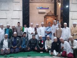 RICO RIFAI LURAH CIPINANG CEMPEDAK JATINEGARA YANG DEKAT DENGAN ALIM ULAMA DAN MASYARAKAT