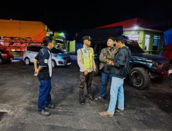*ANTISIPASI GEJOLAK ANTREAN BBM! Polsek Kandat Sisir SPBU Ringinsari Malam Hari, Situasi Aman dan Terkendali*